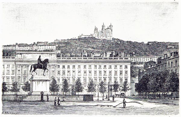 Lyon - Place Bellecour et Colline de Fourvières