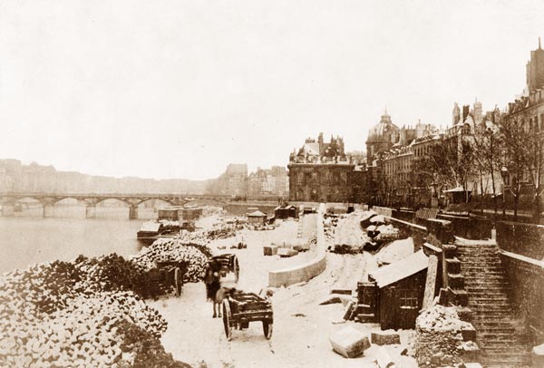 Vue prise du Pont des Saints-Pères